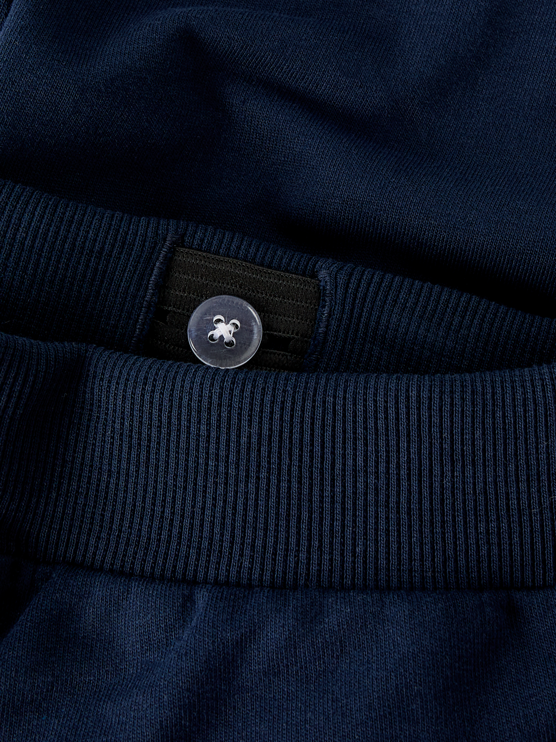 model_shot-front_full